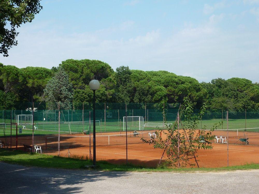 Belvedere Pineta Camping Village Aquiléia Esterno foto